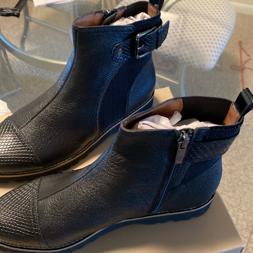 Donald Pliner Boots